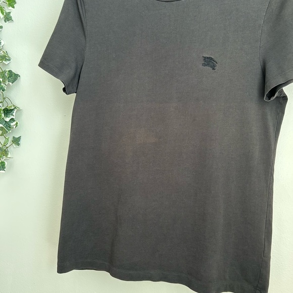 Burberry Men's small petite black crewneck short sleeve shirt Black logo - Picture 6 of 10